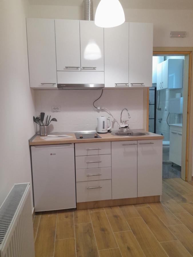 V & V Studio Apartments Ni Buitenkant foto