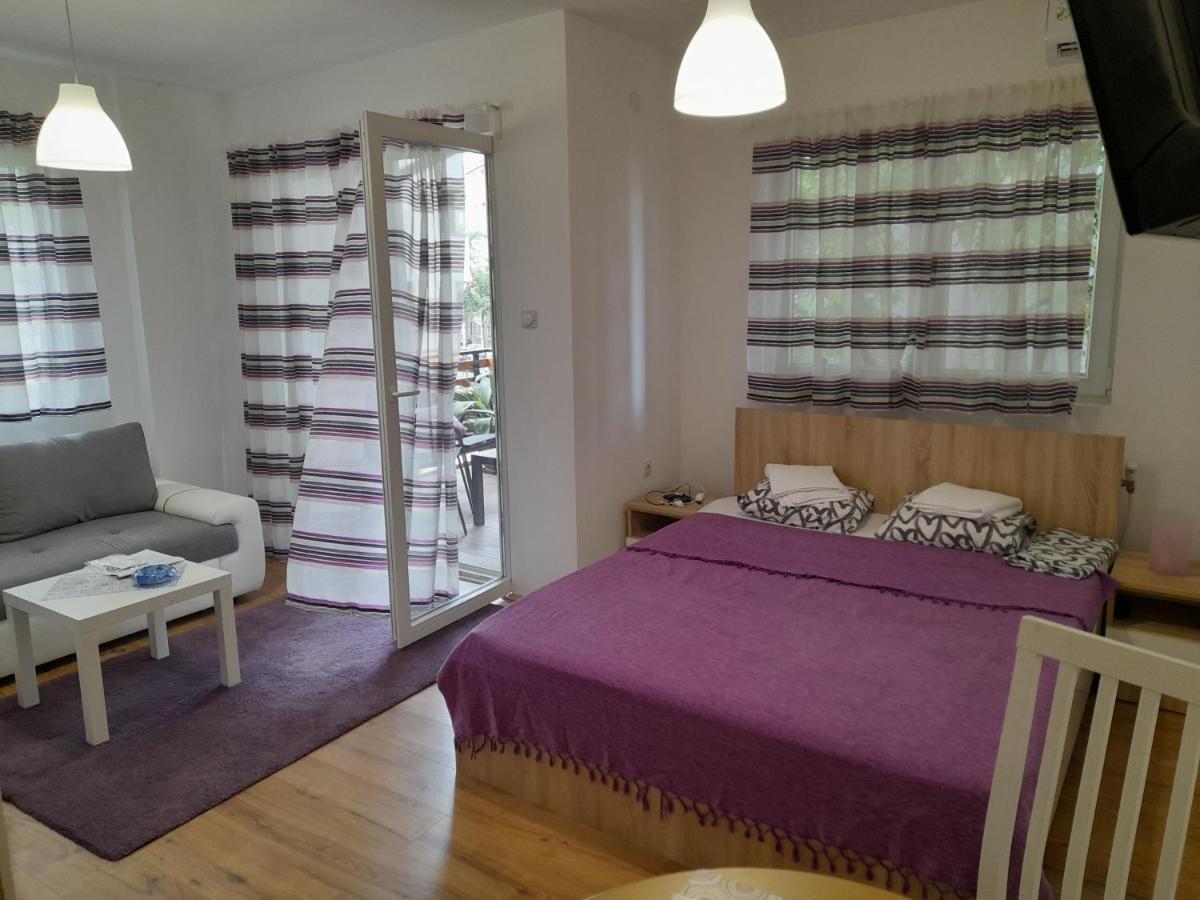 V & V Studio Apartments Ni Kamer foto