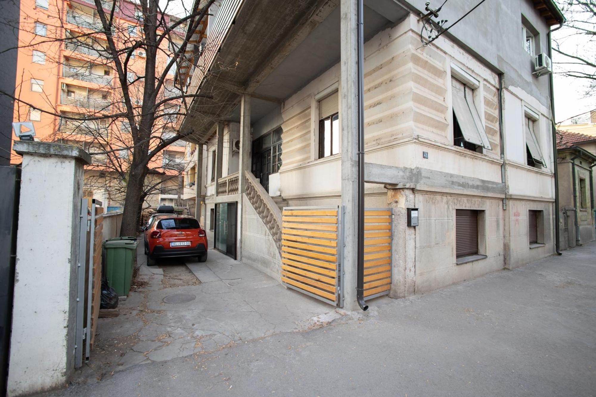 V & V Studio Apartments Ni Buitenkant foto