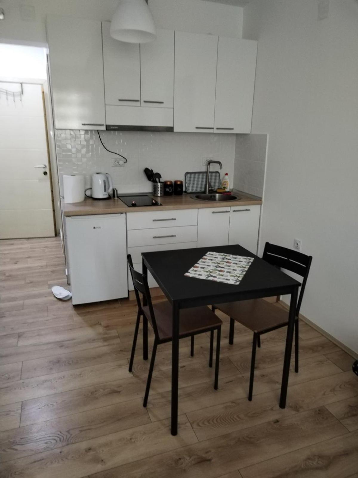 V & V Studio Apartments Ni Kamer foto
